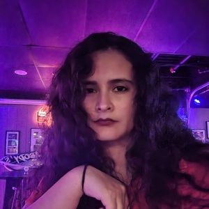 Meet your Posher, Corina